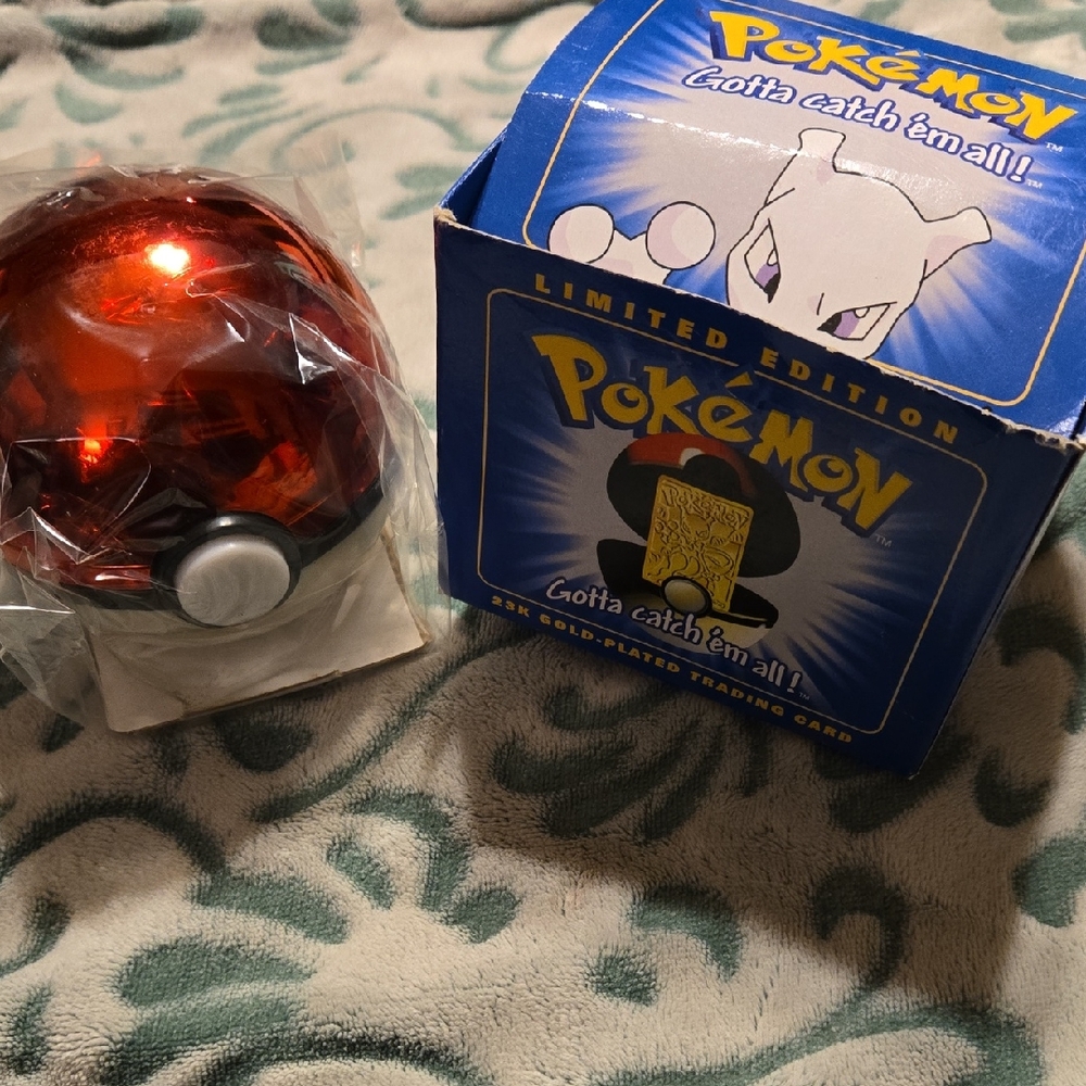 Limited Edition Mewtwo #150 Pokeball With 23K Gold Plated Trading Card. New! COA